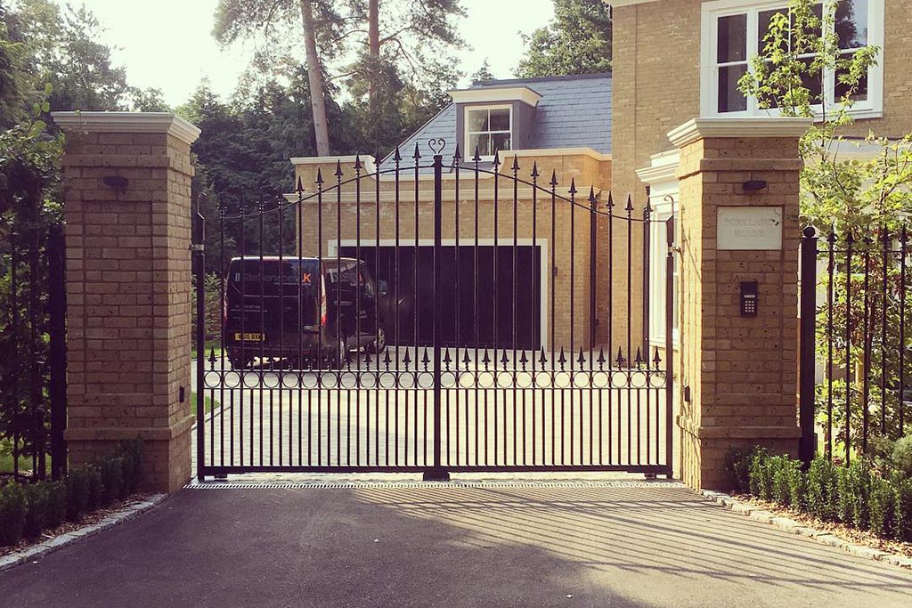 Choosing the Right Automatic Gates
